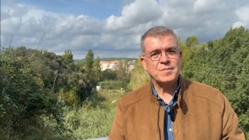 D’esquenes als veïns i proc realista